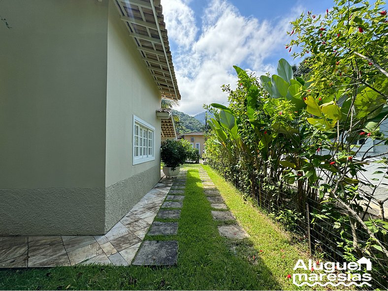 Casa com Piscina Privativa a 150m da Praia de Pauba