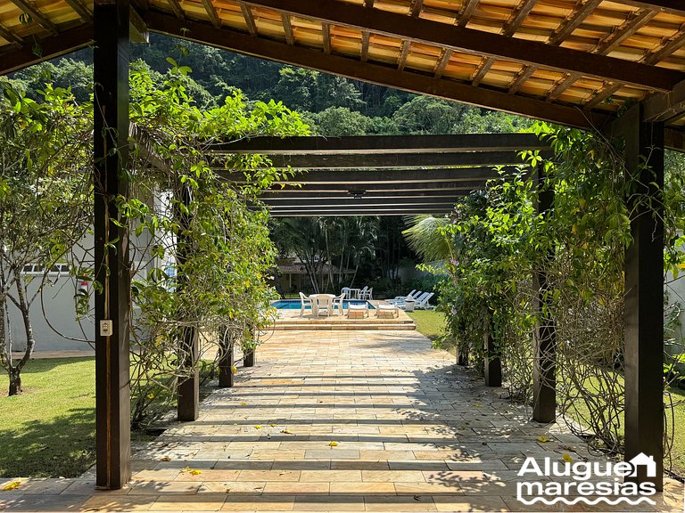 Casa com Piscina Privativa a 150m da Praia de Pauba