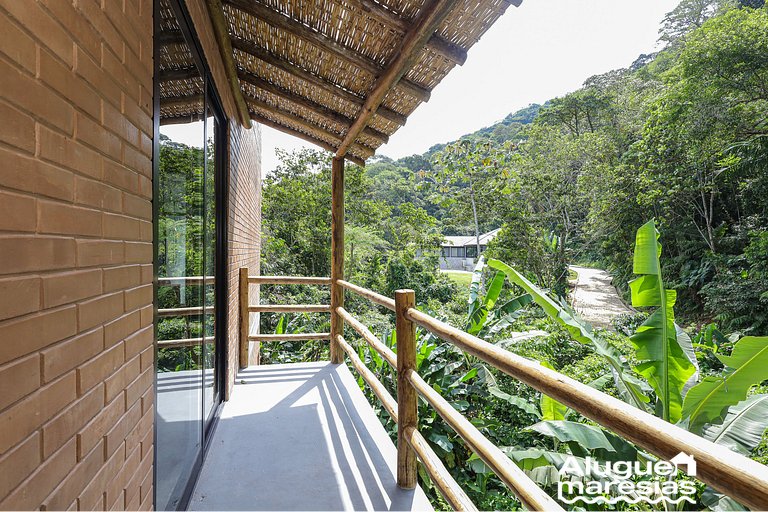 Eco House with Heated Jacuzzi