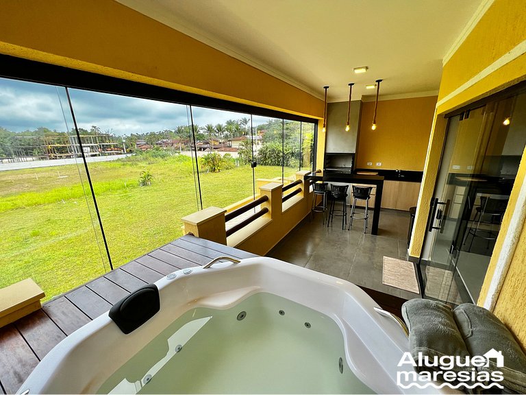 Jacuzzi con sales de baño a 300m de la playa