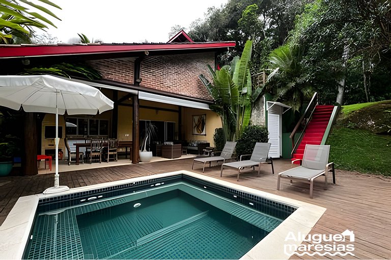 Private pool, 3 air-conditioned suites